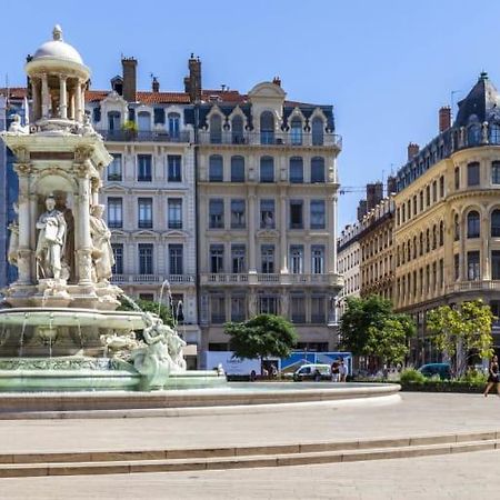 Апартаменты Guestready - 1-Br, 5 Minutes From Train Station Лион Экстерьер фото