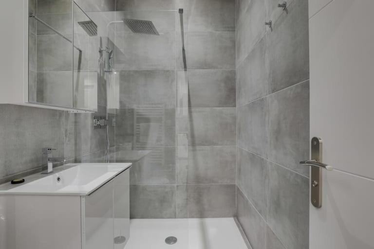 Апартаменты Guestready - 1-Br, 5 Minutes From Train Station Лион Экстерьер фото