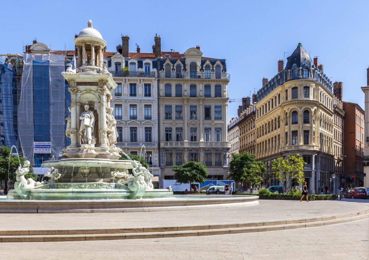 Апартаменты Guestready - 1-Br, 5 Minutes From Train Station Лион Экстерьер фото